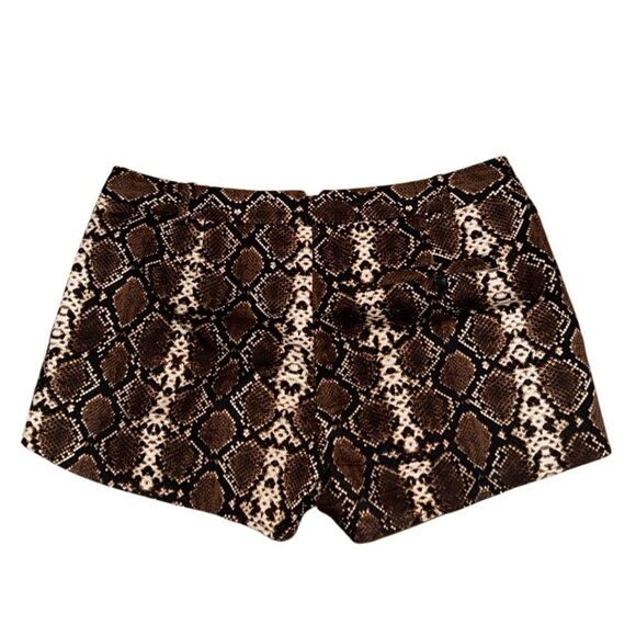 BCBG Maxazria Women’s Black/Brown Snake Print Shorts - Medium - Picture 4 of 8